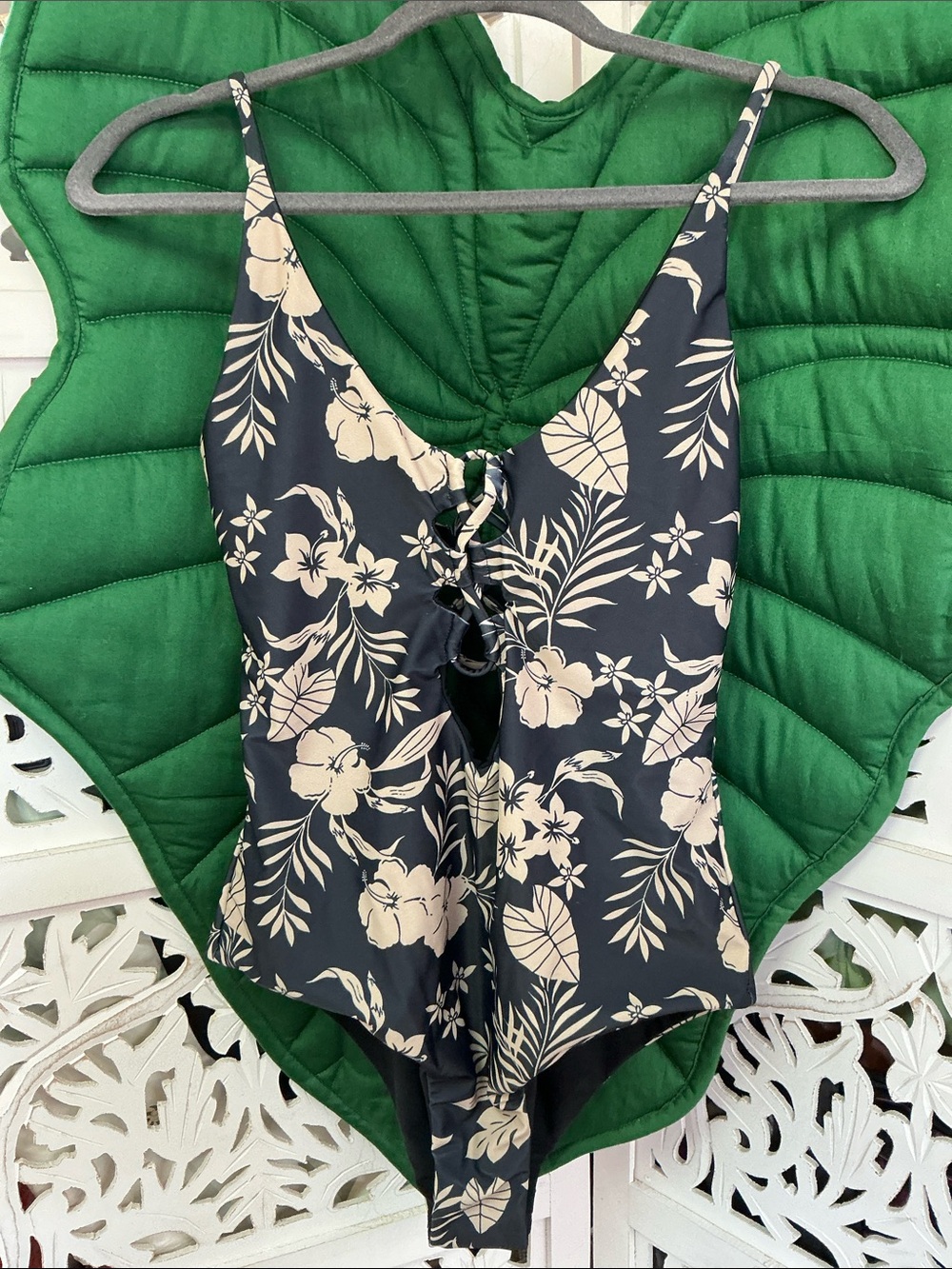 NWT Kalo kini reversible Haunani Full Piece swimsuit. Black/tan kalo floral. L
